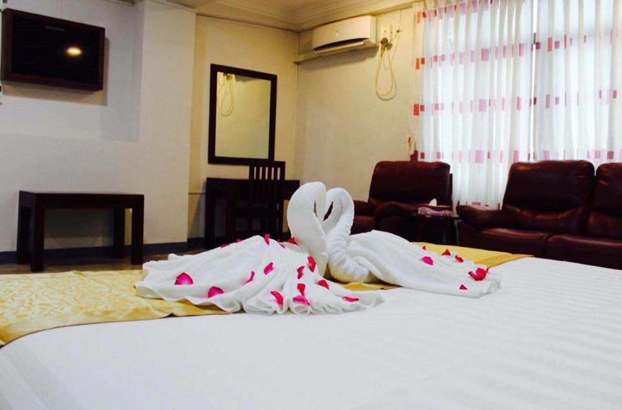 Lanmadaw Plaza Hotel China Town Yangon Exteriör bild