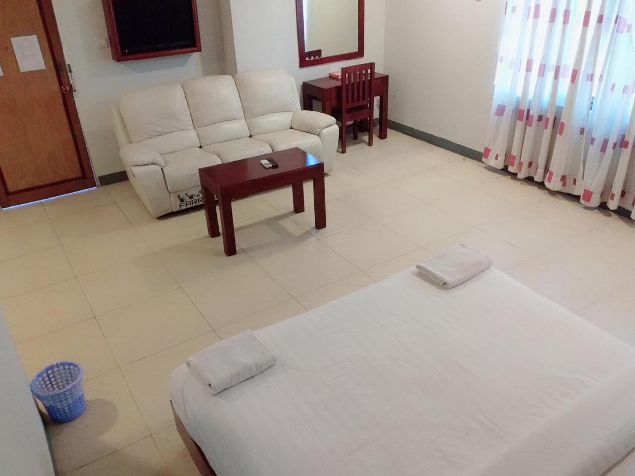 Lanmadaw Plaza Hotel China Town Yangon Exteriör bild